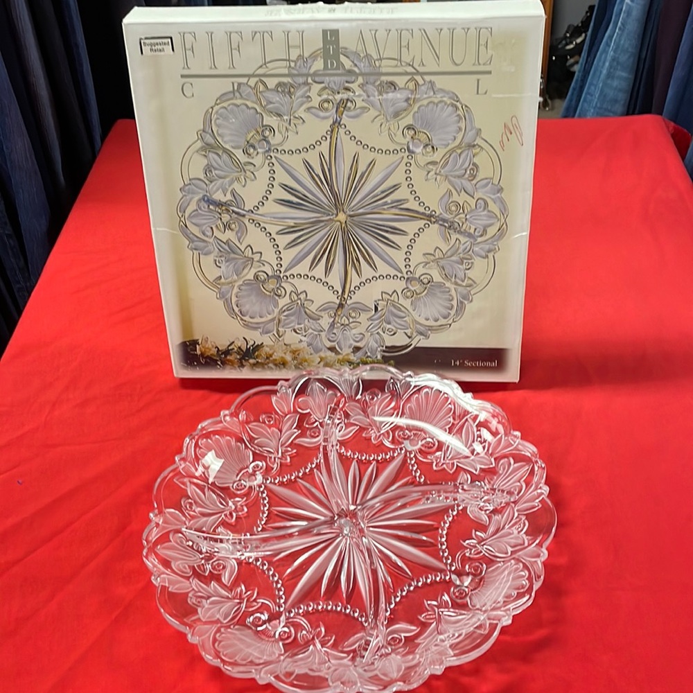 Fifth avenue Crystal 14 in sectional serving plate